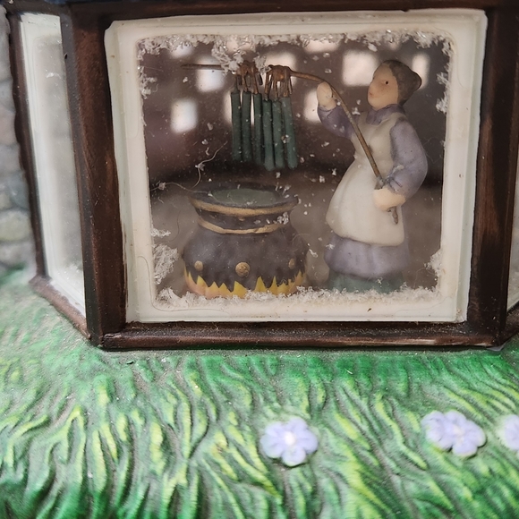 Partylite candle house - Picture 5 of 8